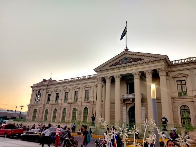 dos días en la capital de El Salvador