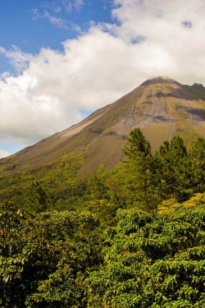 visita al Volcán Arenal y más atractivos