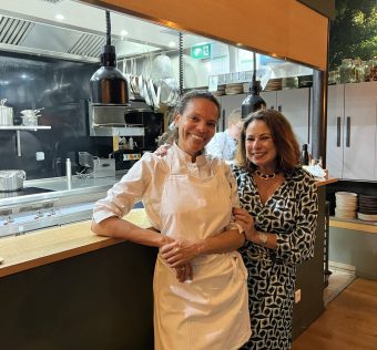 Alessandra Montagne dirige Nosso, un restaurante de chef brasileño en París